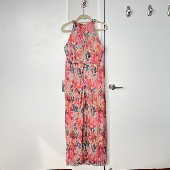 ADRIANNA PAPELL Floral Metallic Pleated Halter Gown - Picture 7 of 13